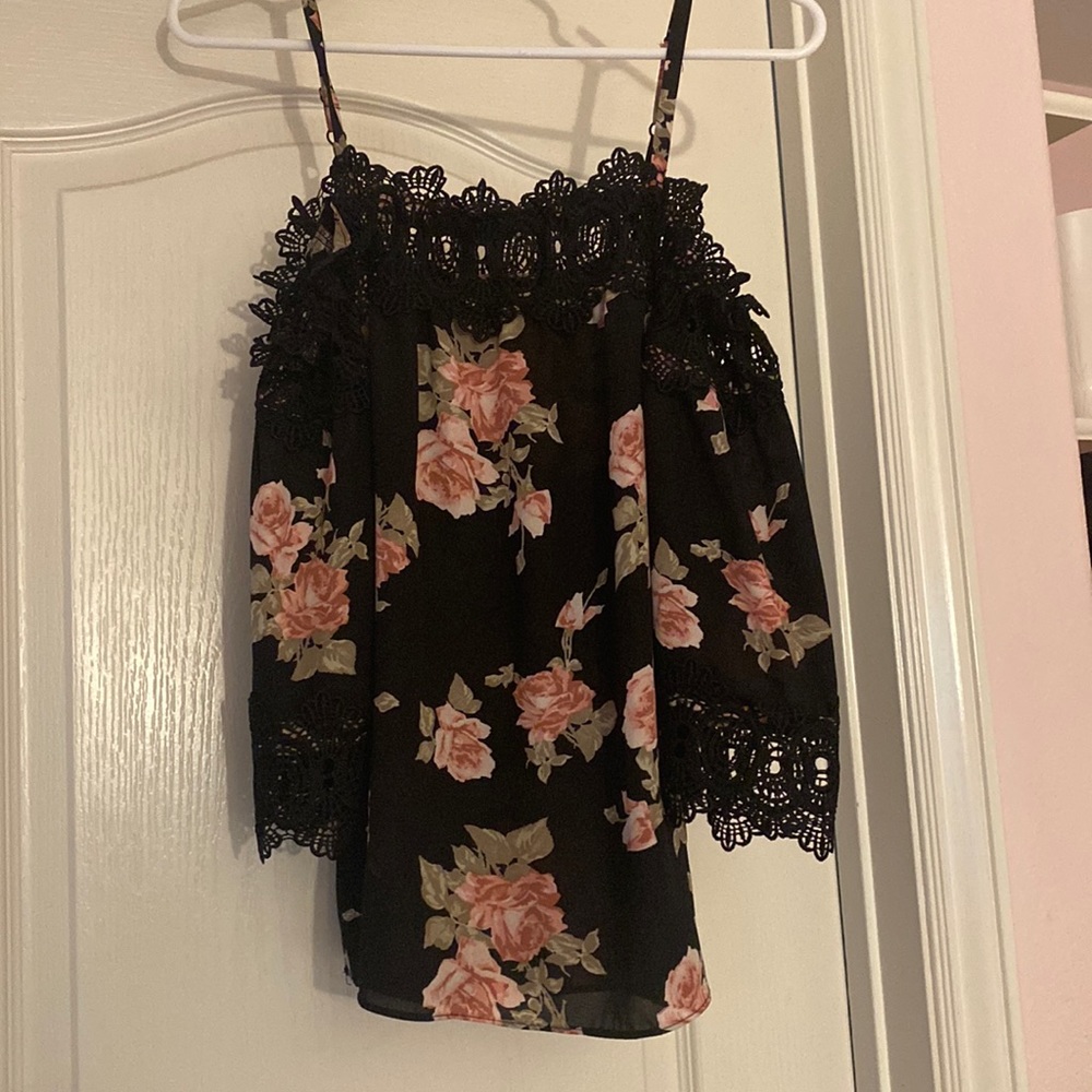 Womens M Flower Blouse with Lace